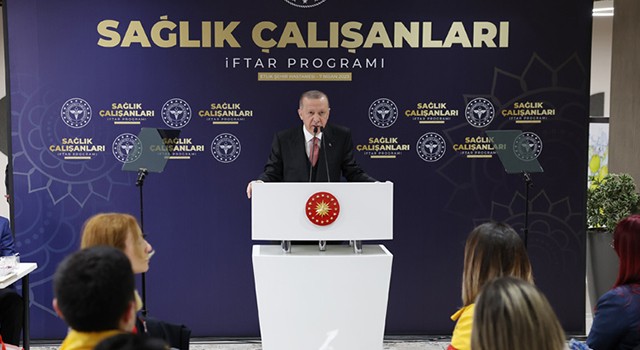 Cumhurbaşkanı Erdoğan, Sağlık Çalışanlarıyla İftar Yaptı