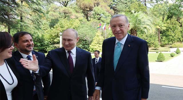 Cumhurbaşkanı Erdoğan Putin İle Bir Araya Geldi