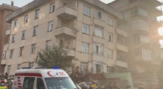 Maltepe'de Bir Binanın 3 katı çöktü
