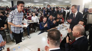 Cumhurbaşkanı Erdoğan, Öğrencilerle İftar Yemeğinde Bir Araya Geldi