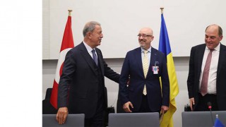 Türkiye, İngiltere ve Ukrayna Savunma Bakanları Üçlü Toplantıda Bir Araya Geldi