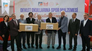 Çekmeköy’de Okullara Spor Malzemesi Desteği