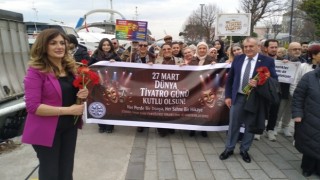 27 Mart Tiyatro Günü Üsküdar’da Kutlandı