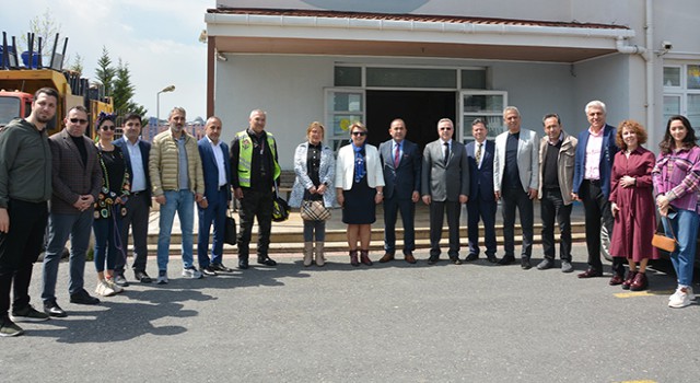 Çekmüder Üç Elma Projesine Destek Verdi