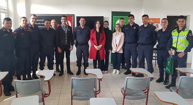 Çekmeköy'de Jandarma Personeli Bağımlılıkla Mücadele İçin Eğitim Aldı
