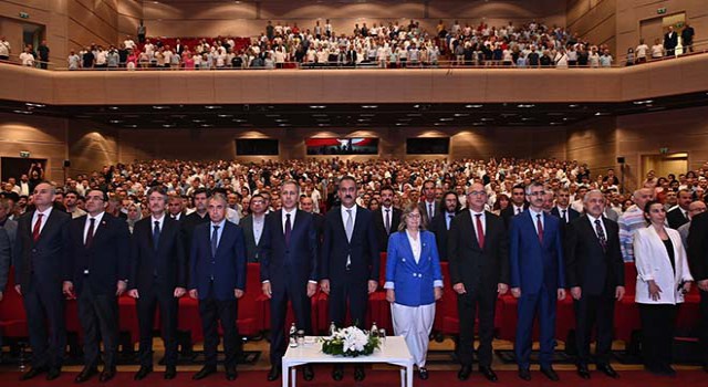 Bakan Özer, İstanbul’daki Okul Müdürleri ile Bir Araya Geldi