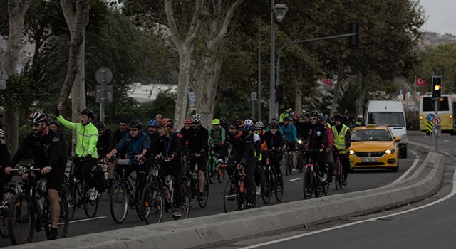 Bisiklet Tutkunları Tarihi Yarımada'da Pedal Çevirdi