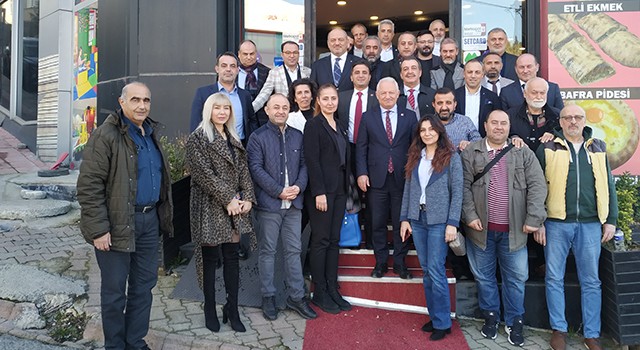Çekmeköy’ün Altılı Masası Gazeteciler Gününü Kutladı
