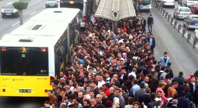 İstanbul'da Toplu Ulaşıma Zam Geldi