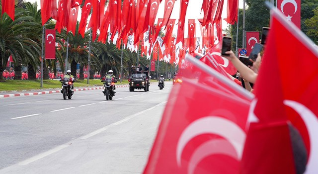 Vatan Caddesi’nde Cumhuriyet’in 100’üncü Yılı Coşkusu