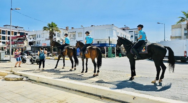 Ayvalık'ta Atlı Jandarma Devriyesi Göreve Başladı