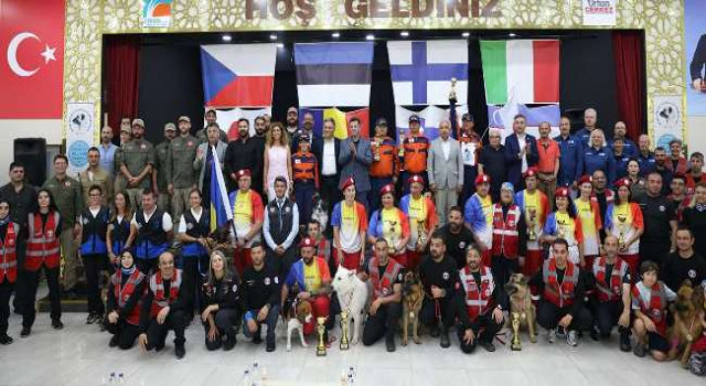 Dünya Arama Kurtarma Köpekleri Şampiyonası Çekmeköy'de Yapıldı