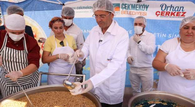 Dualar Eşliğinde Çekmeköy’de Aşure Bereketi