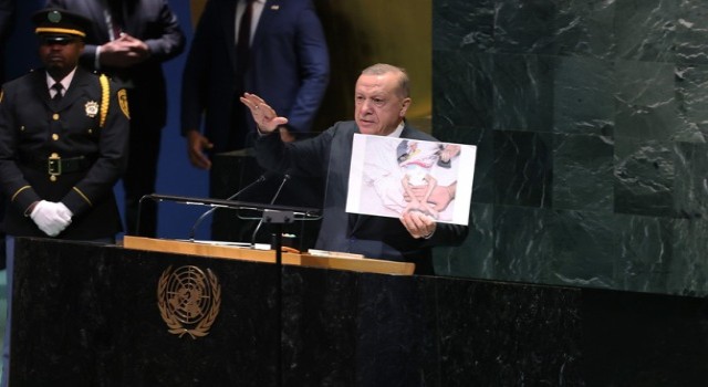 Erdoğan” Gazze'de Soykırım Devam Ediyor”