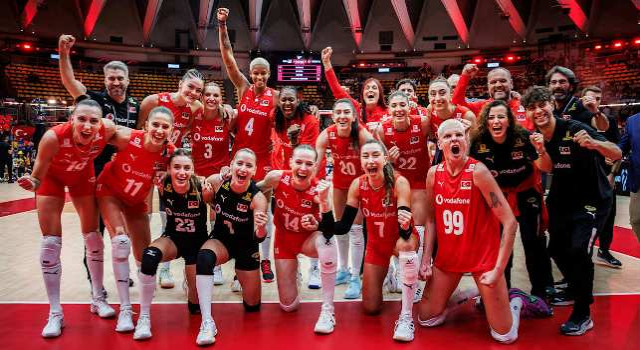 Kadın Voleybol Milli Takımımız Yarı Finalde