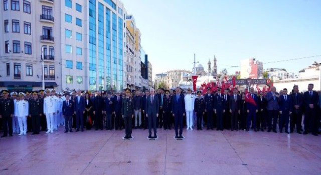 İstanbul’un Kurtuluşu’nun 102. Yılı Taksim’de Kutlandı