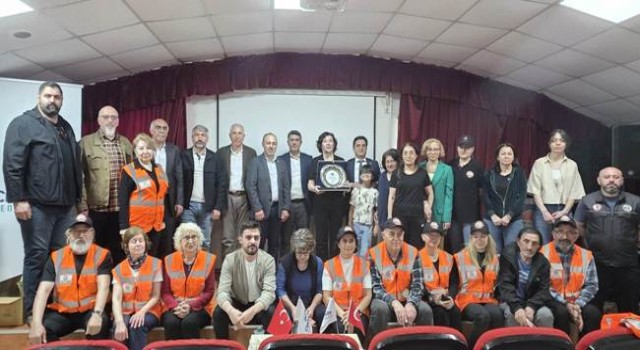 ADA Çekmeköy'de Aile Afet Planı Başlıklı Seminer Verdi