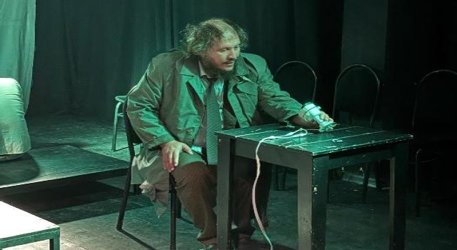 Ödüllü Tiyatro Oyunu “Deli” Çekmeköy'de Sahne Aldı