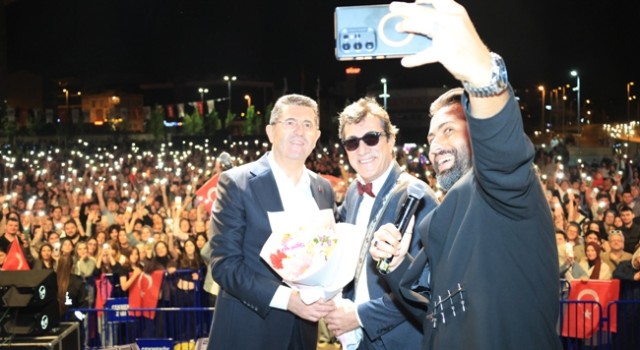 Ayna Grubu İle Çekmeköy’de 19 Mayıs Coşkusu