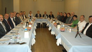 CHP’li Ümraniye Belediye Meclis Üyeleri Gazetecilerle İftar Yaptı
