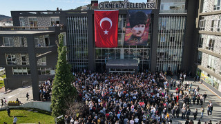 Başkan Çerkez Çekmeköylülerle Kucaklaştı