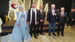 Akan Ailesinin Mutlu Günü